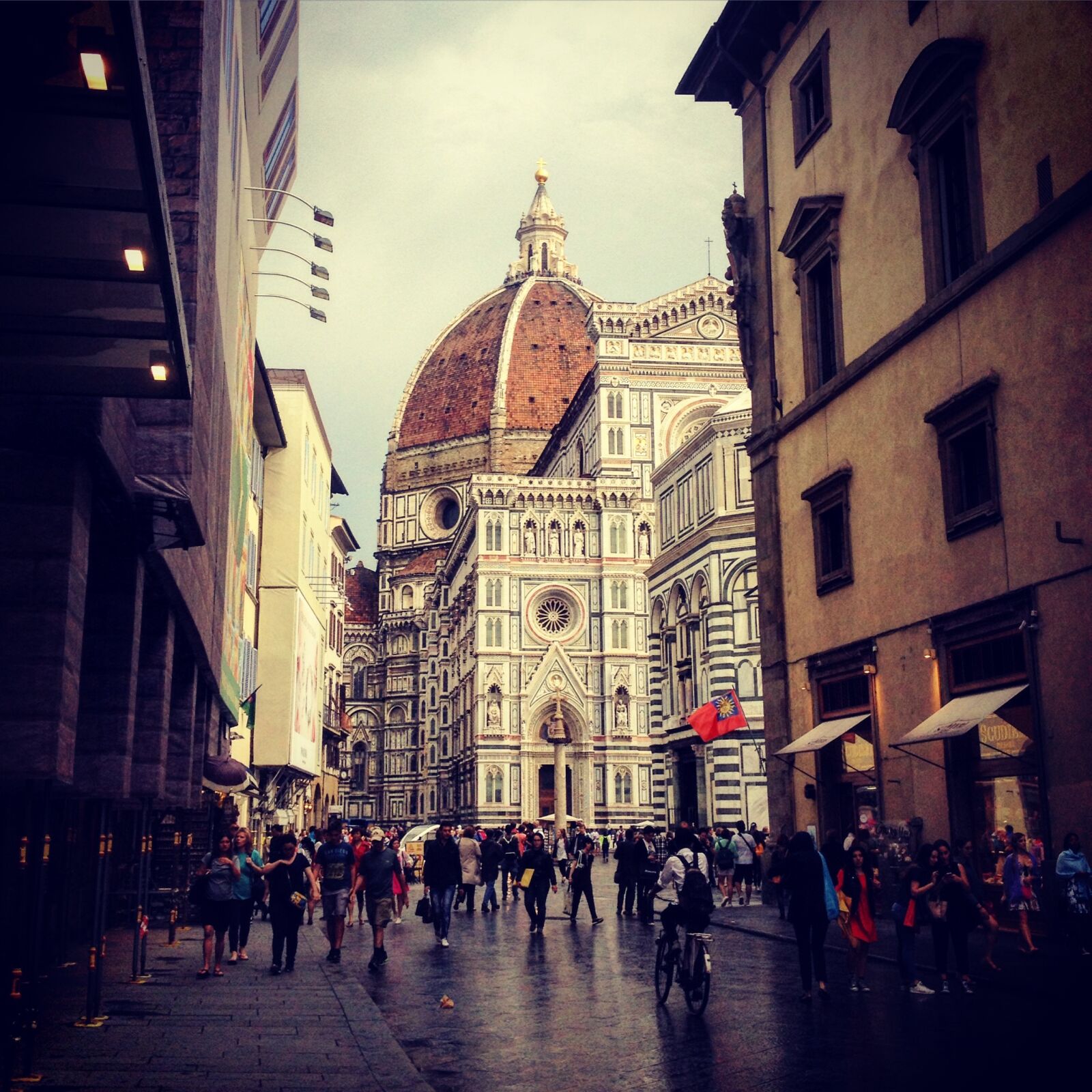 iPhone 4S back camera 4.28mm f/2.4 sample photo. Florence, santa maria del photography