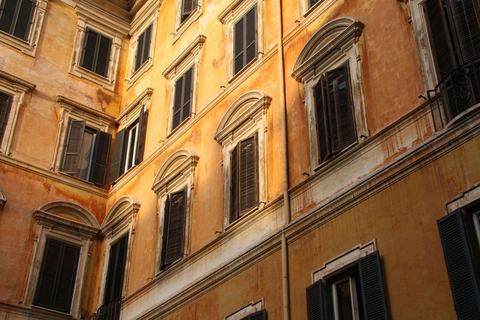 Canon EOS 450D (EOS Rebel XSi / EOS Kiss X2) sample photo. Building, roma, italia photography