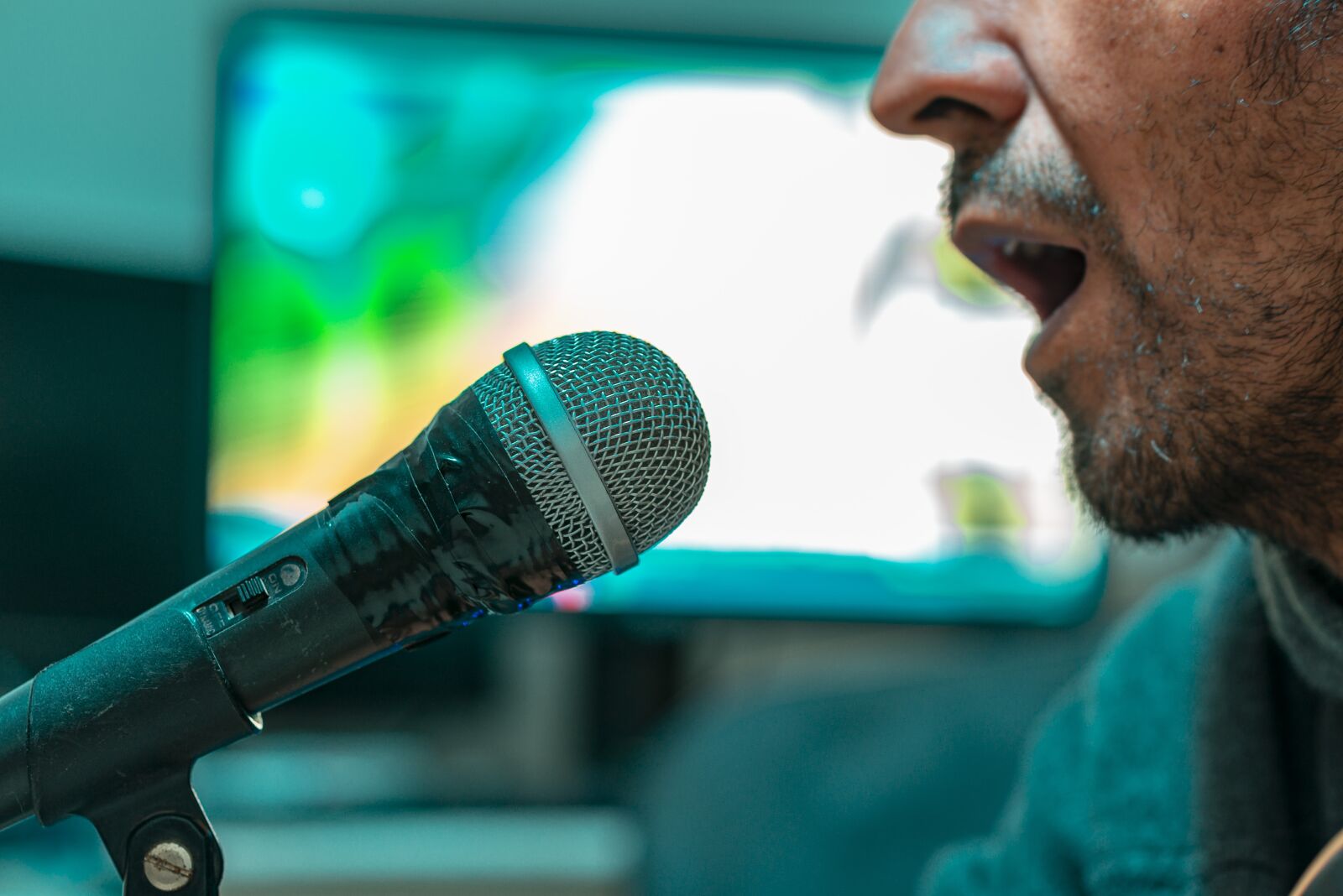 Nikon D600 sample photo. Microphone, singing, music photography