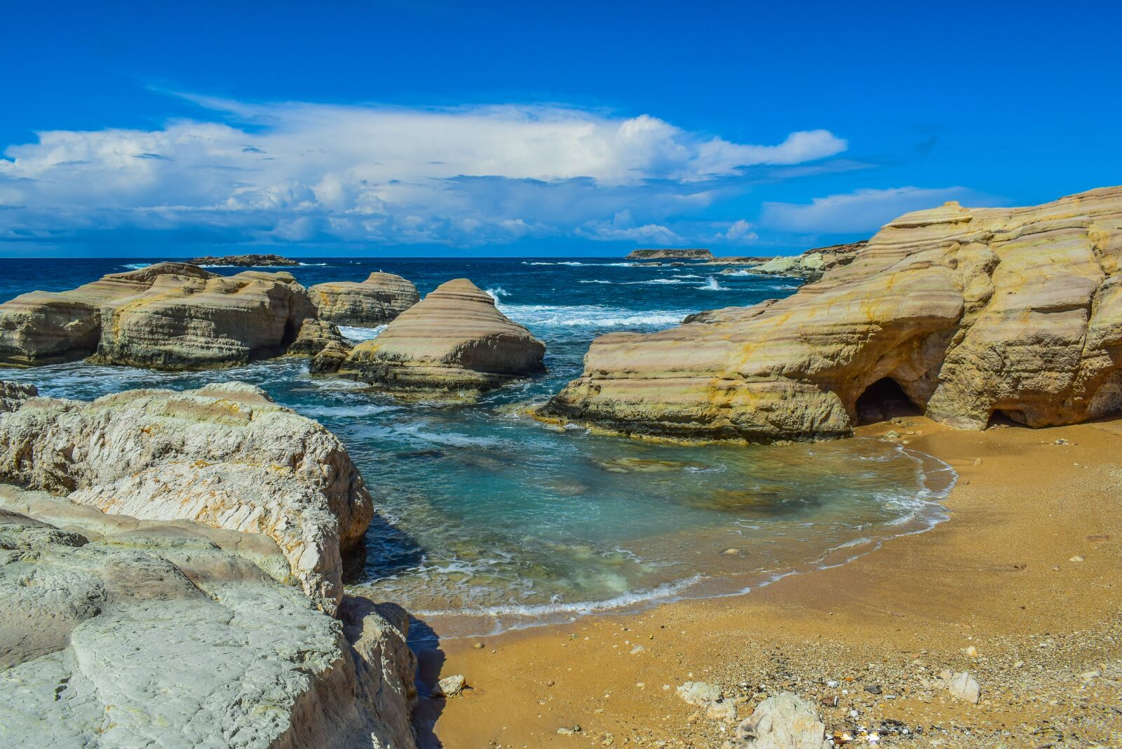 Nikon D3300 sample photo. Beach, sand, rocky coast photography