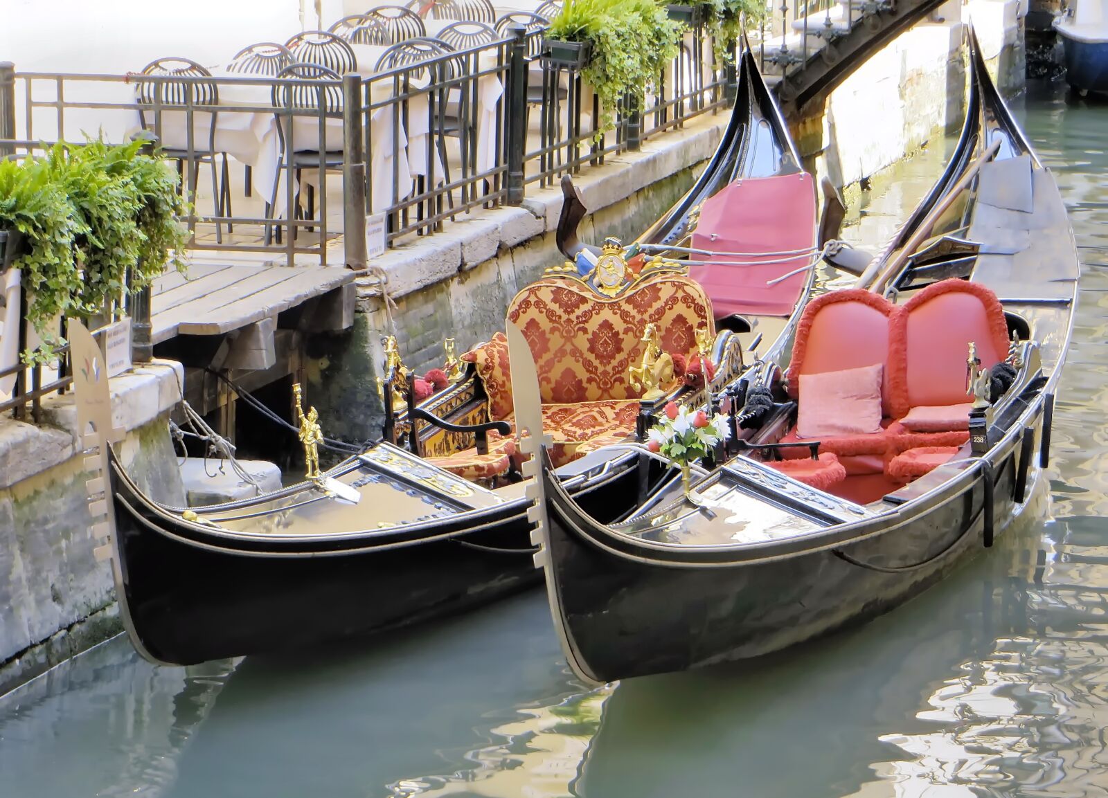 Canon PowerShot SX270 HS sample photo. Italy, venice, gondolas photography