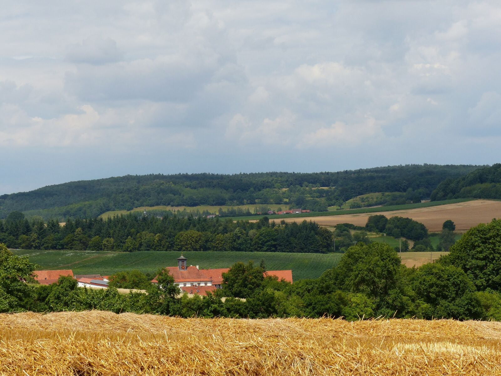 Panasonic Lumix DMC-FZ200 sample photo. Summer, hate mountains, upper photography