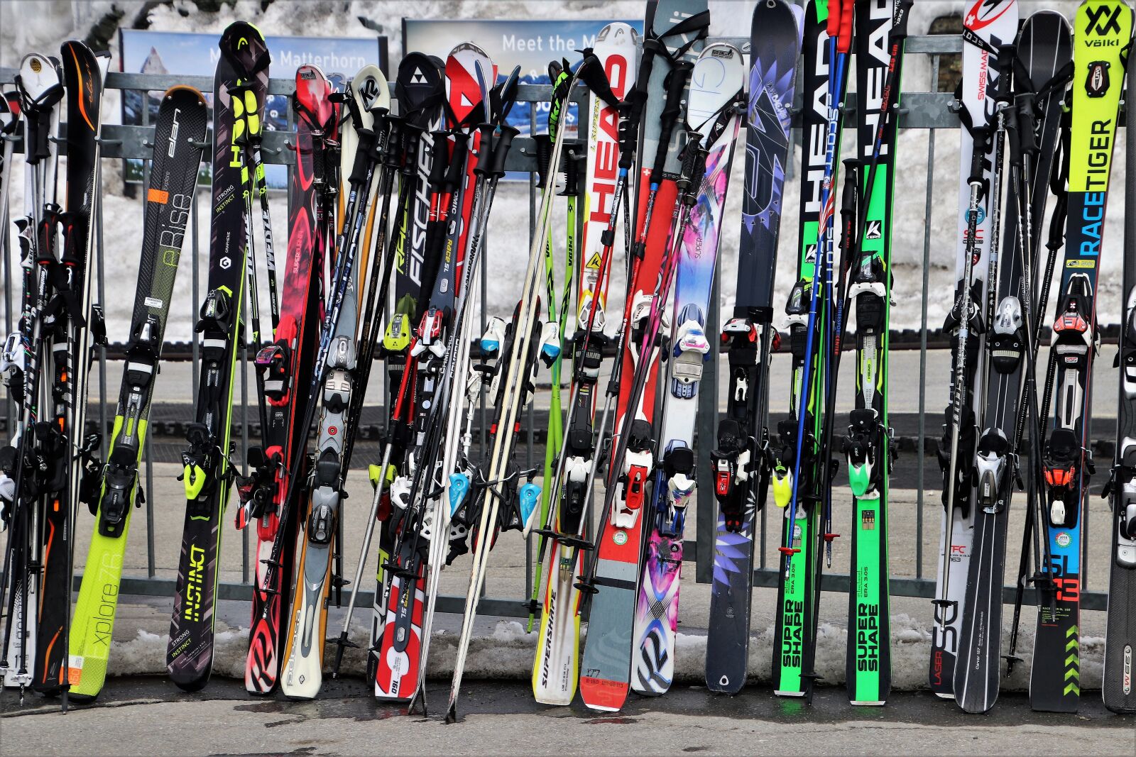 Canon EOS 80D sample photo. Skis, ski resort, zermatt photography