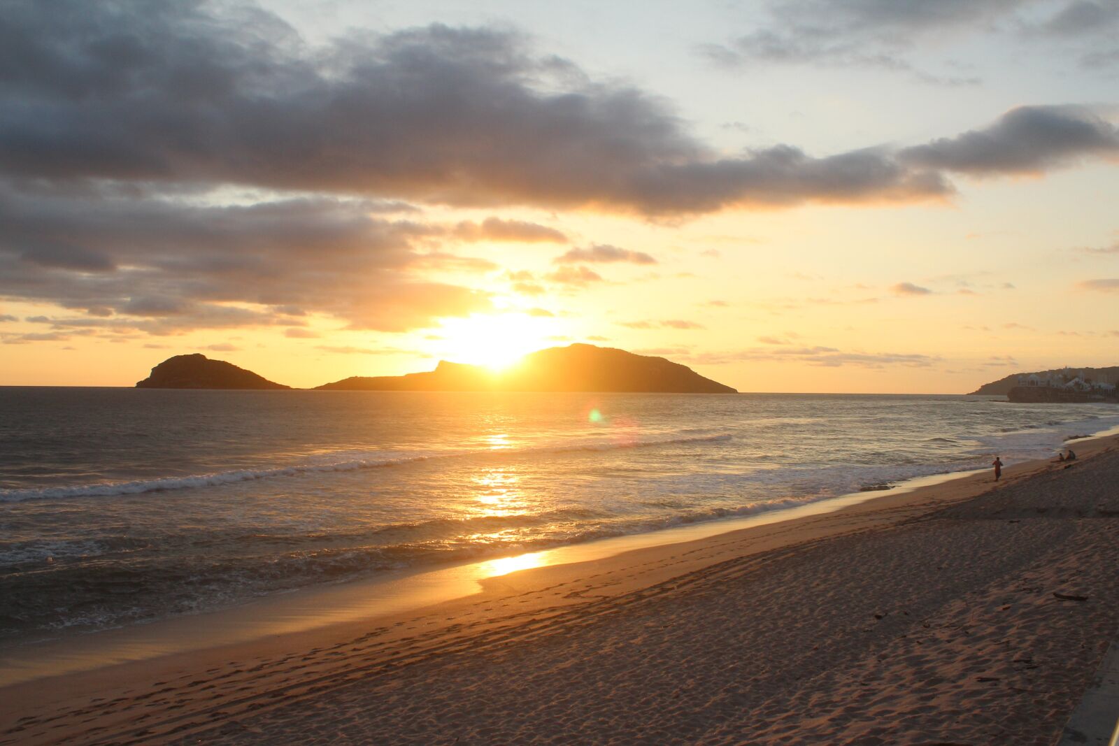 Canon EOS 600D (Rebel EOS T3i / EOS Kiss X5) sample photo. Sunset, mazatlan, islands photography