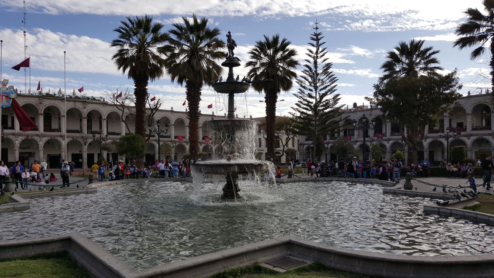 Samsung GALAXY S6 edge sample photo. Plaza, pool, sculpture photography