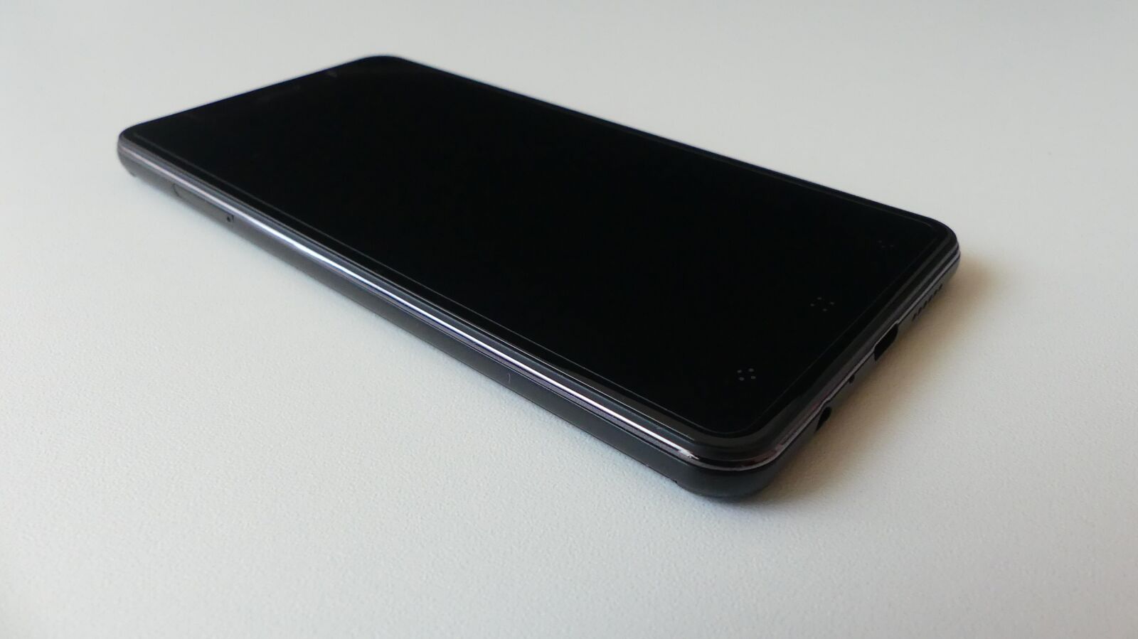 Panasonic Lumix DMC-FZ300 sample photo. Smartphone, display, screen photography