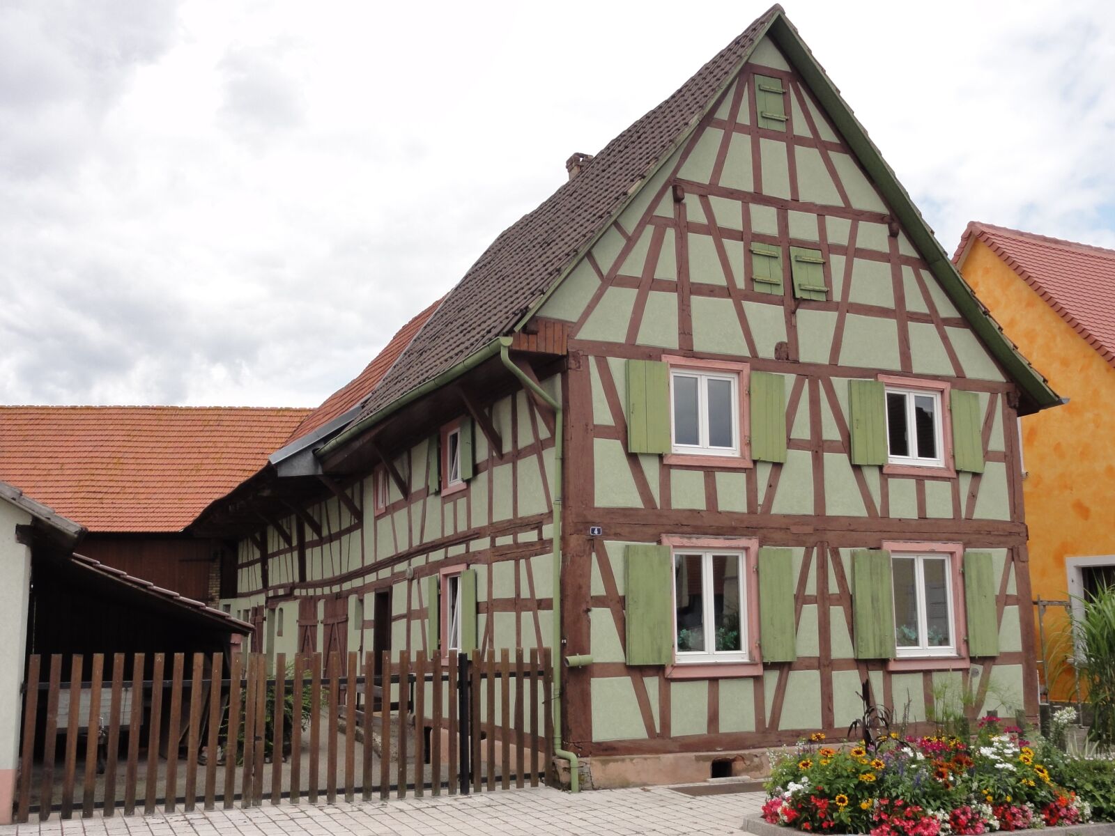 Sony DSC-HX5V sample photo. Beinheim, alsace, timber framing photography
