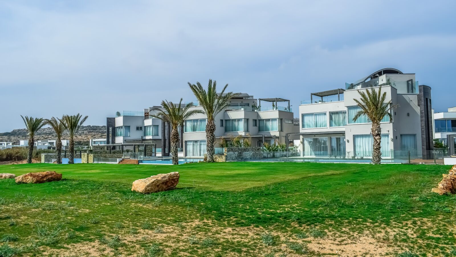 Nikon D3300 sample photo. Villa, palm trees, architecture photography