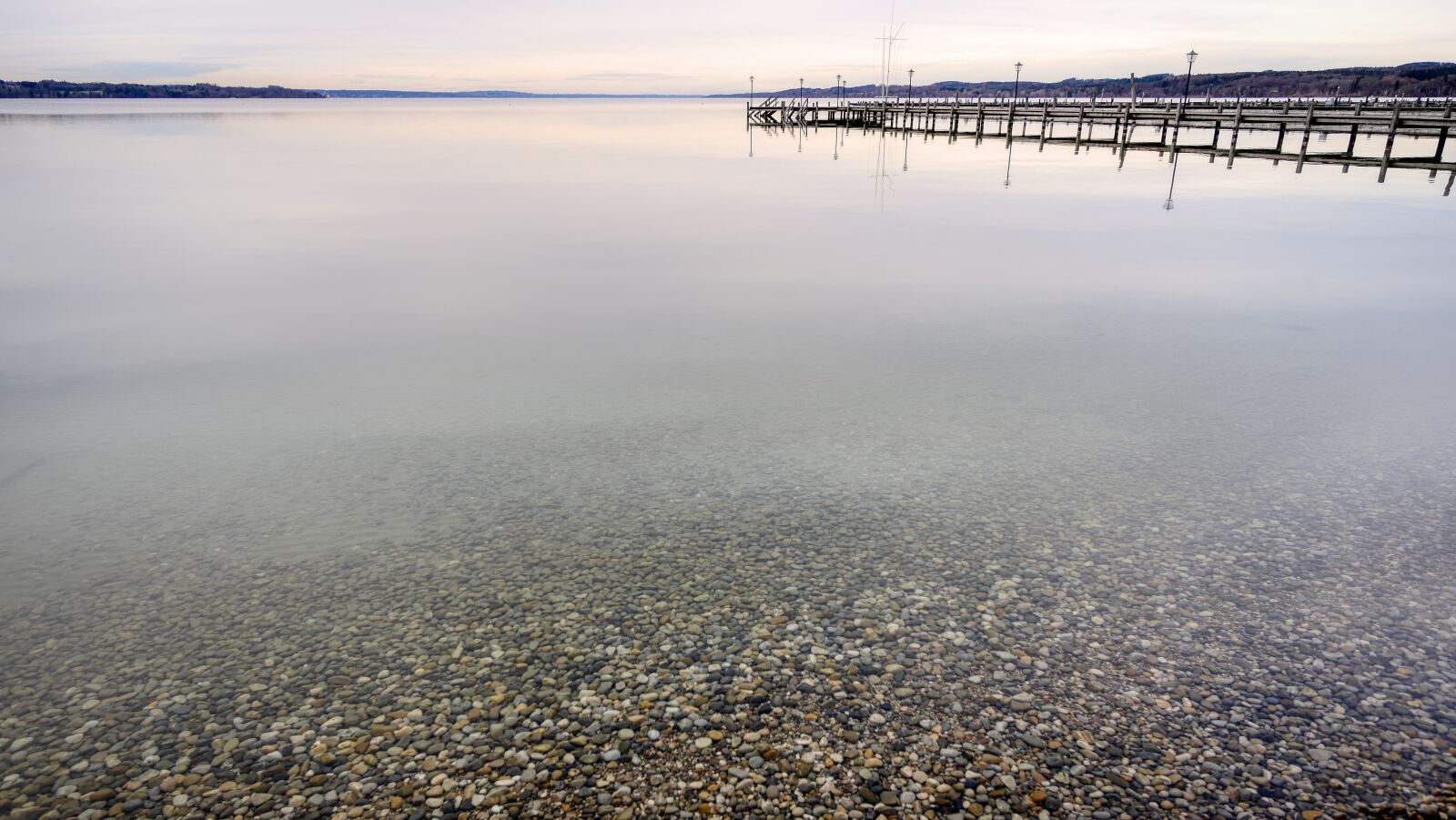 Panasonic Lumix DMC-GX8 sample photo. Starnberger see, water, pebble photography