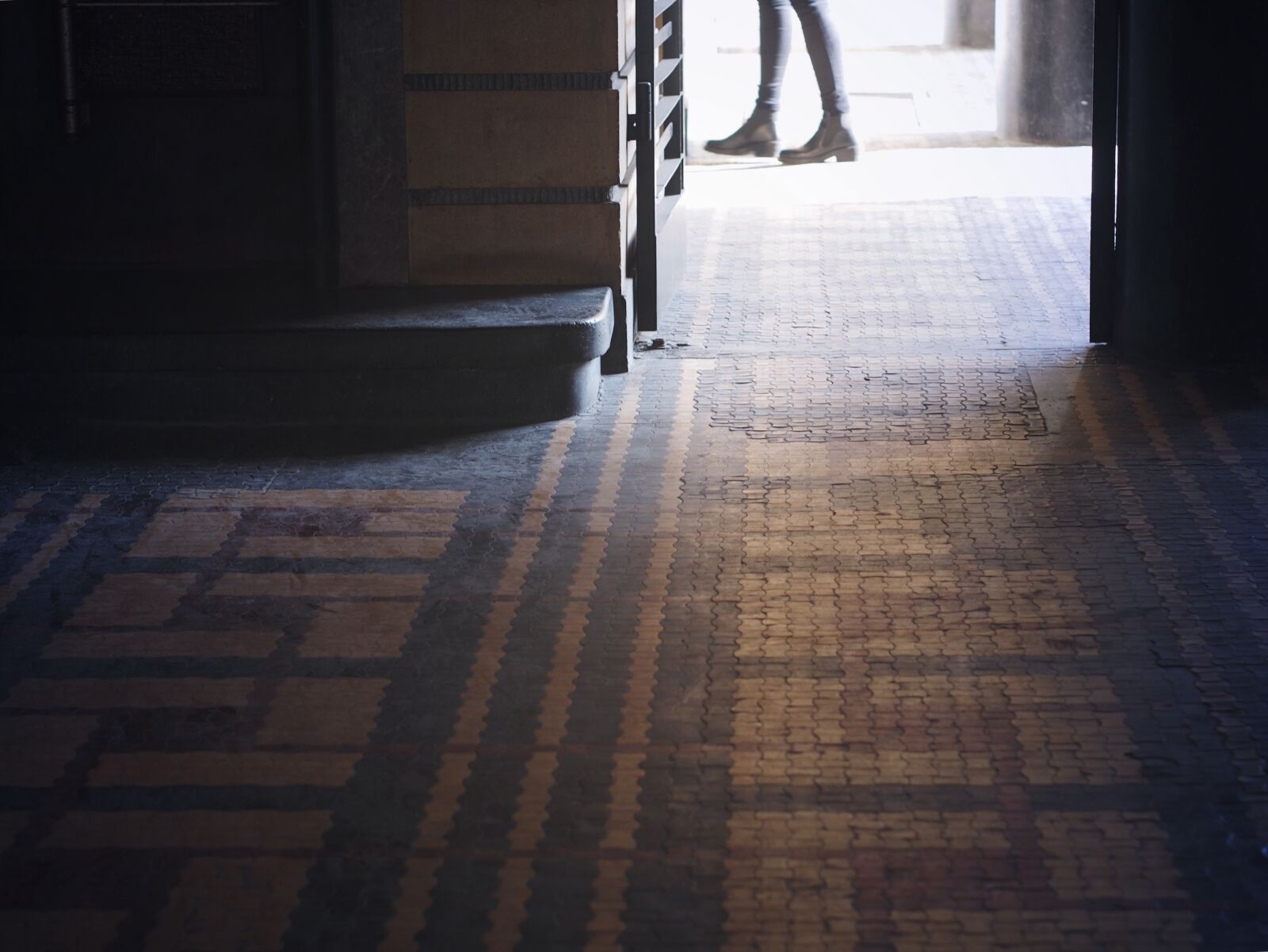 Olympus PEN E-PL5 sample photo. Bankowiec, floor, gdynia, modernism photography