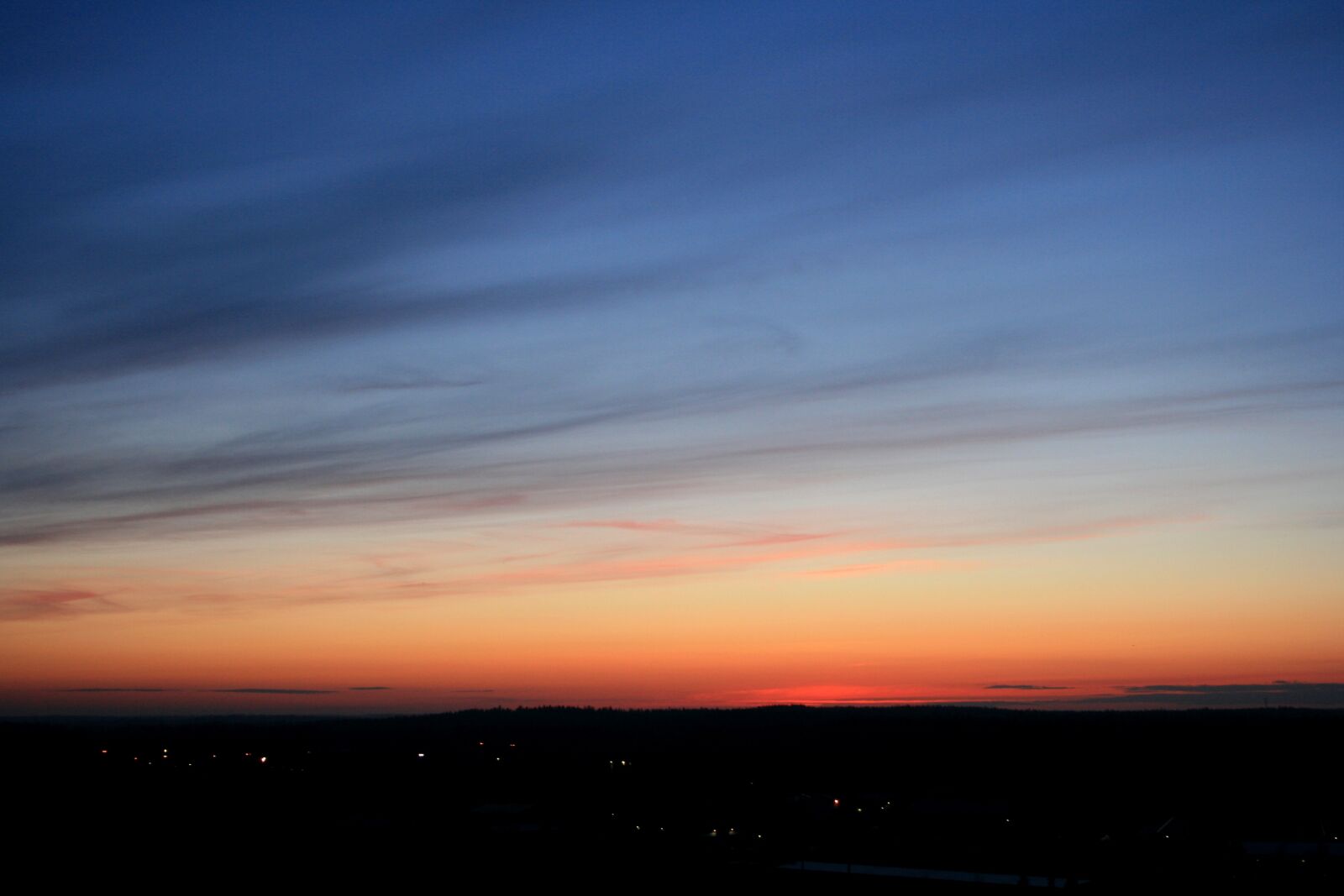 Canon EOS 400D (EOS Digital Rebel XTi / EOS Kiss Digital X) sample photo. Sky, sunset, landscape photography