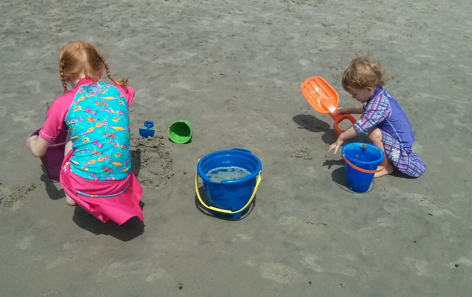 LG Nexus 4 sample photo. Beach, sand, kids photography