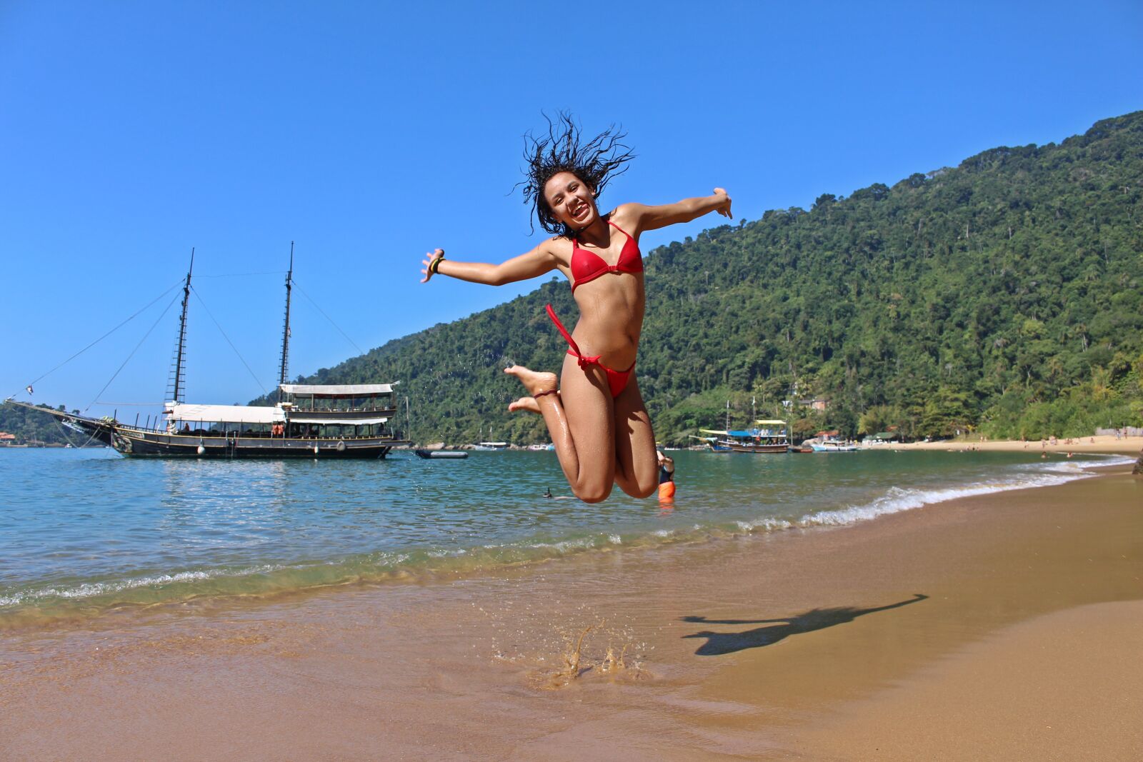 Canon EOS 700D (EOS Rebel T5i / EOS Kiss X7i) sample photo. Girl, jumping, happy photography