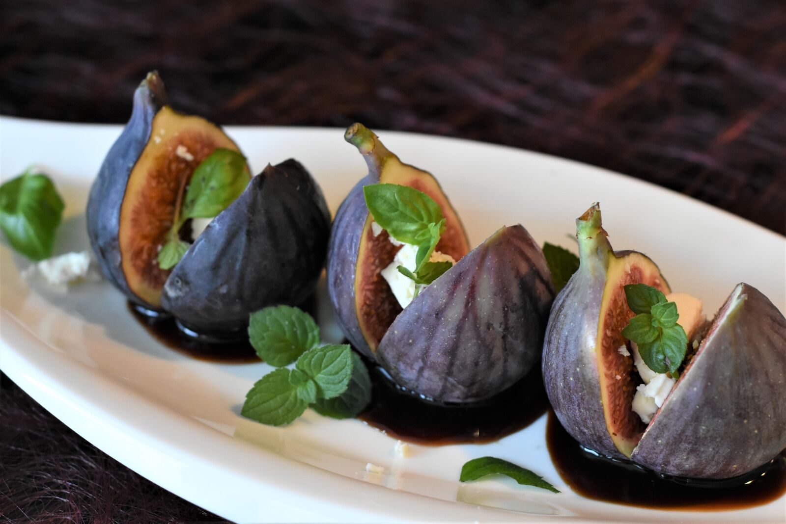 Nikon D7200 sample photo. Fig, sliced, dessert photography