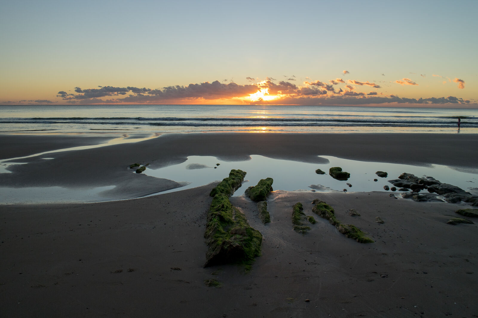 Canon EOS M2 sample photo. Scenic, view, of, beach photography