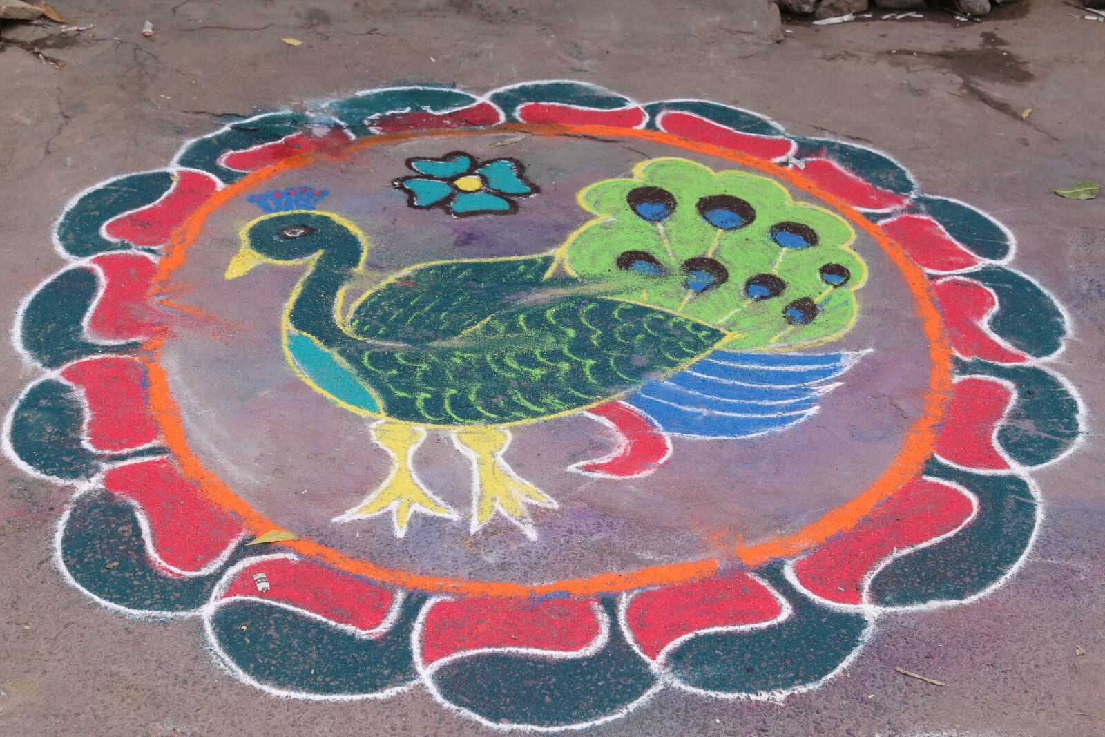 Canon EOS 70D + Canon EF-S 18-55mm F3.5-5.6 IS STM sample photo. Rangoli, street, painting photography