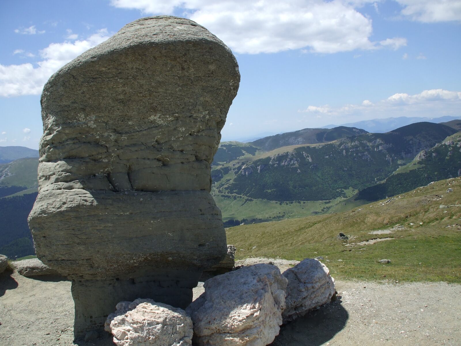 Fujifilm FinePix A800 sample photo. Busteni, romania, rocks photography