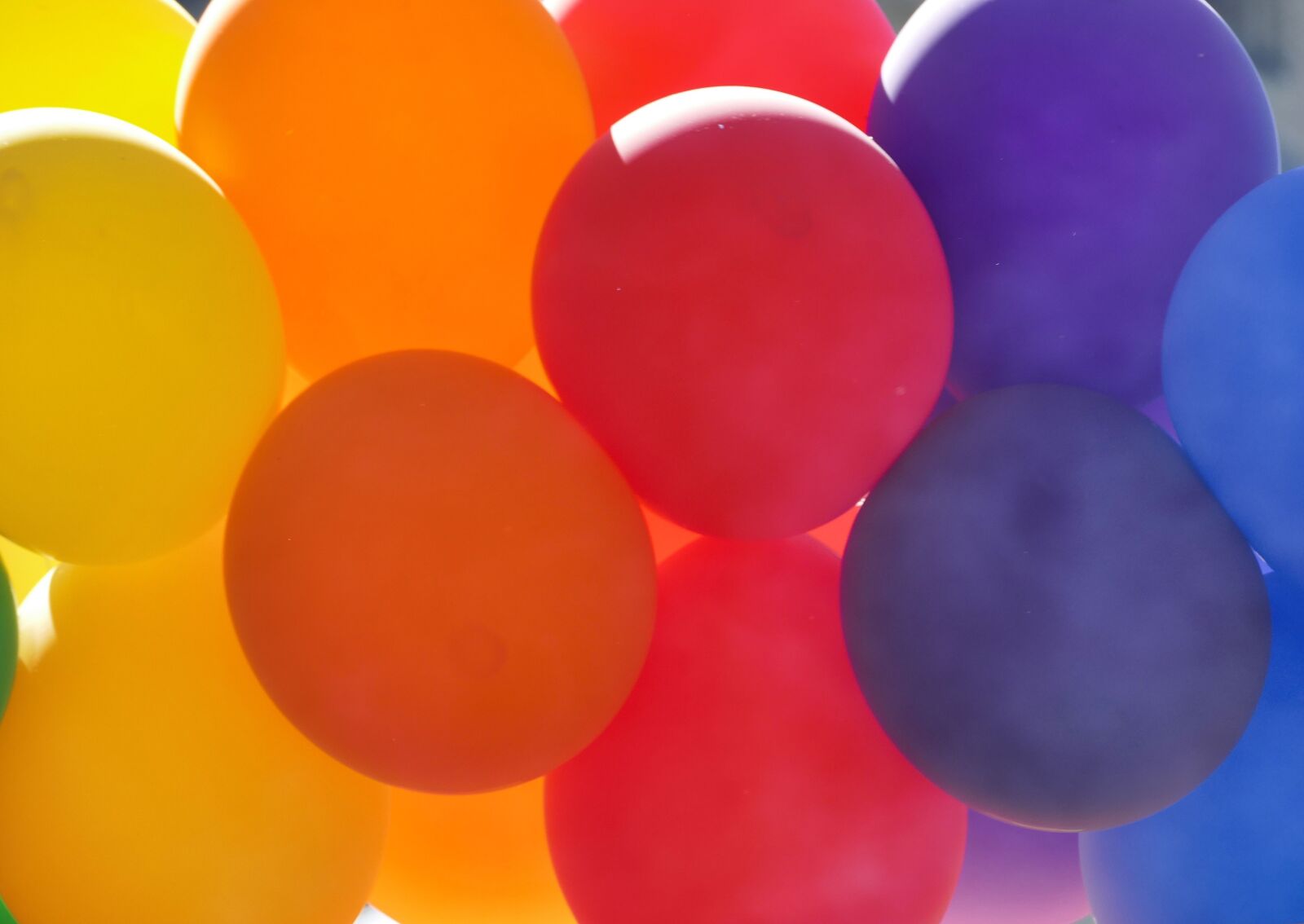 Panasonic Lumix DMC-FZ1000 sample photo. Balloons, colorful, fun photography
