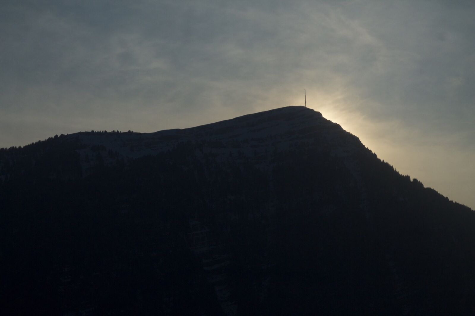 Canon EOS 1100D (EOS Rebel T3 / EOS Kiss X50) + Canon EF 50mm F1.8 II sample photo. Mountain, rigi, sunset, switzerland photography
