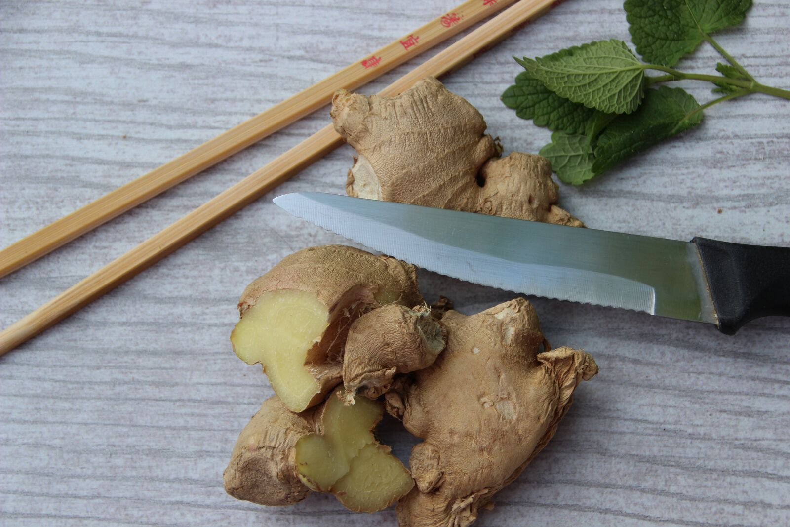 Canon EOS 600D (Rebel EOS T3i / EOS Kiss X5) sample photo. Ginger, ginger root, spice photography