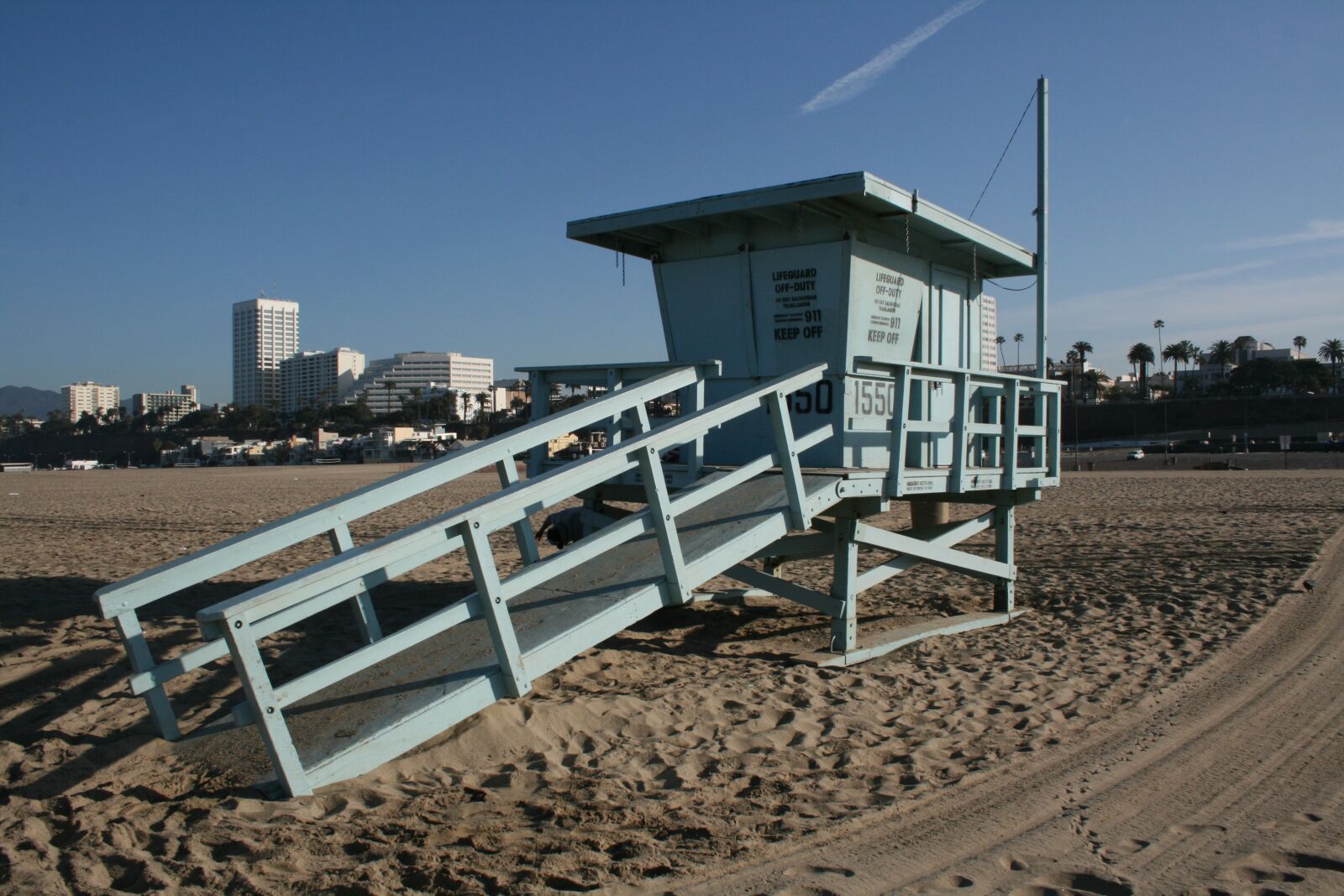 Canon EOS 400D (EOS Digital Rebel XTi / EOS Kiss Digital X) sample photo. Los angeles, lifeguard on photography