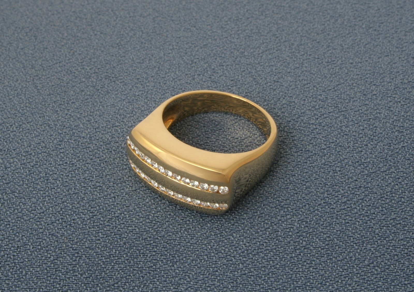 Canon EOS 20D sample photo. Gold, ring, jewelry photography