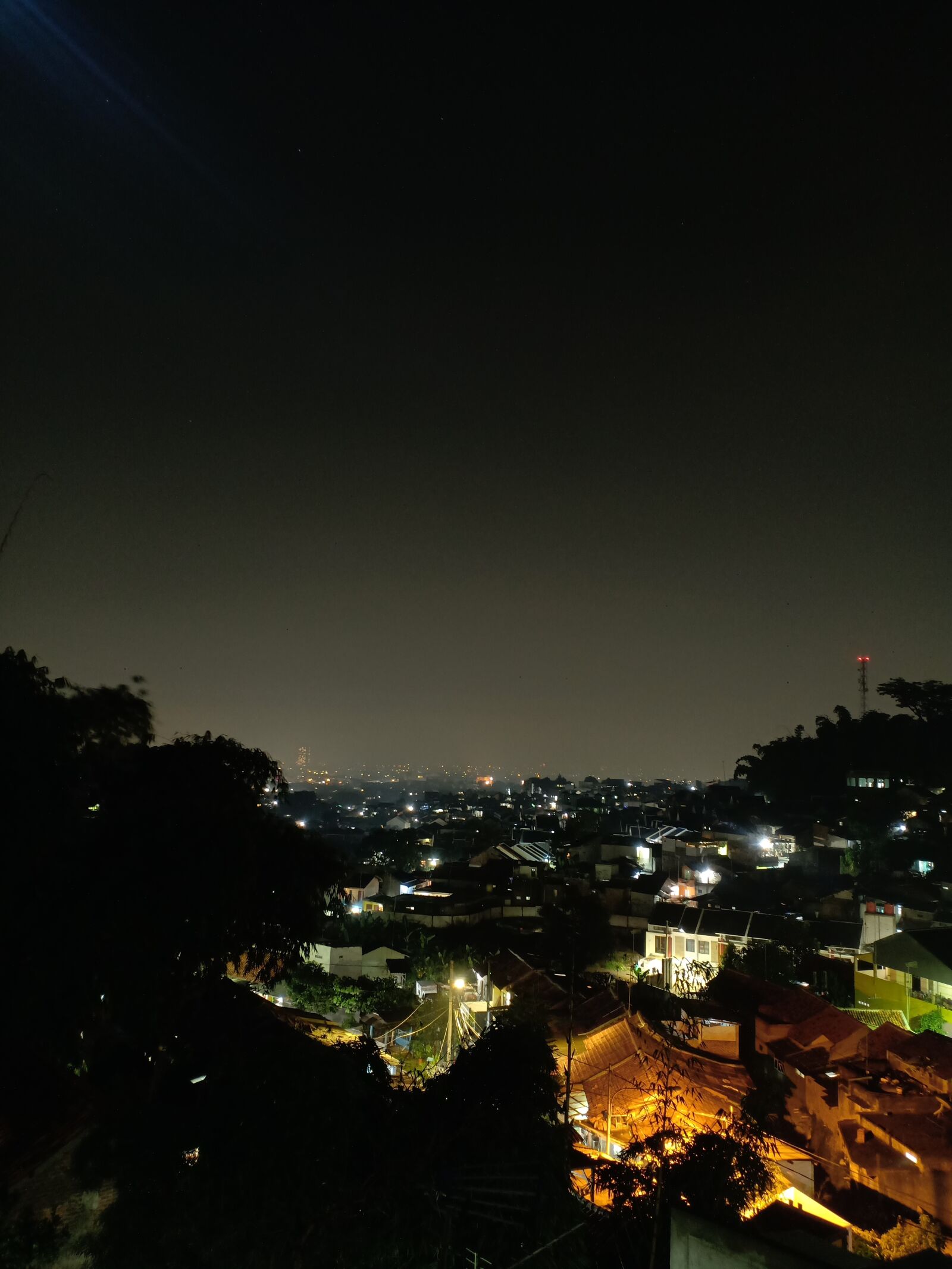 OPPO F7 sample photo. Night, city, stars photography