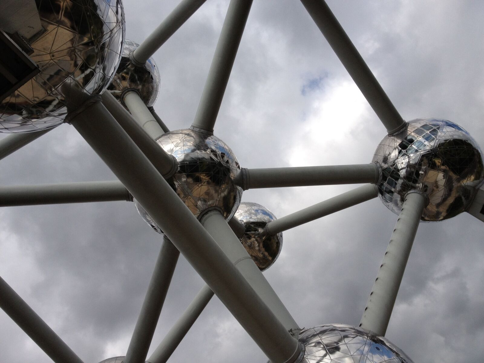 Apple iPhone 4S sample photo. Atomium, brussels, belgium photography