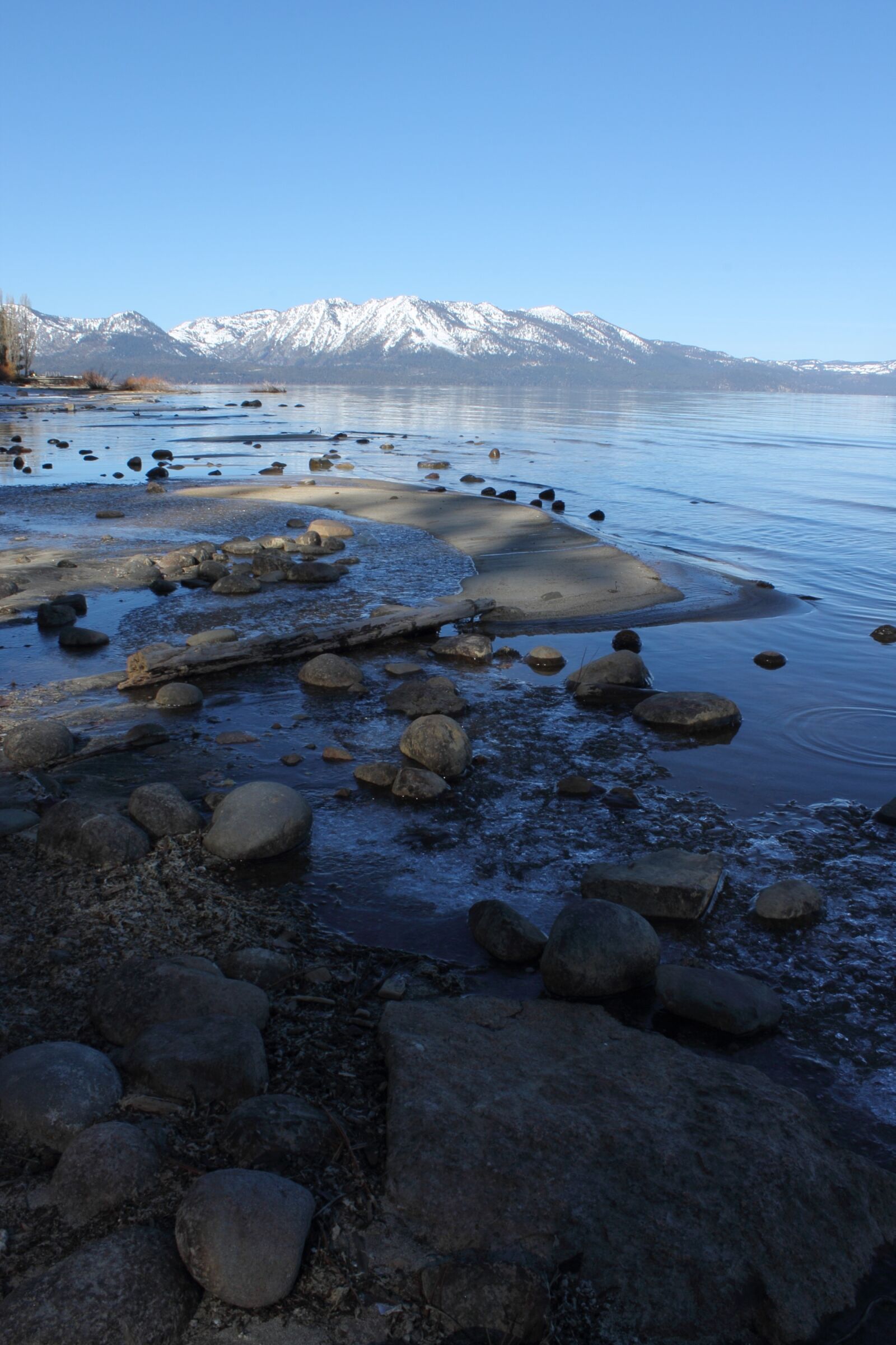 Canon EOS 1100D (EOS Rebel T3 / EOS Kiss X50) sample photo. Lake, water, mountains photography