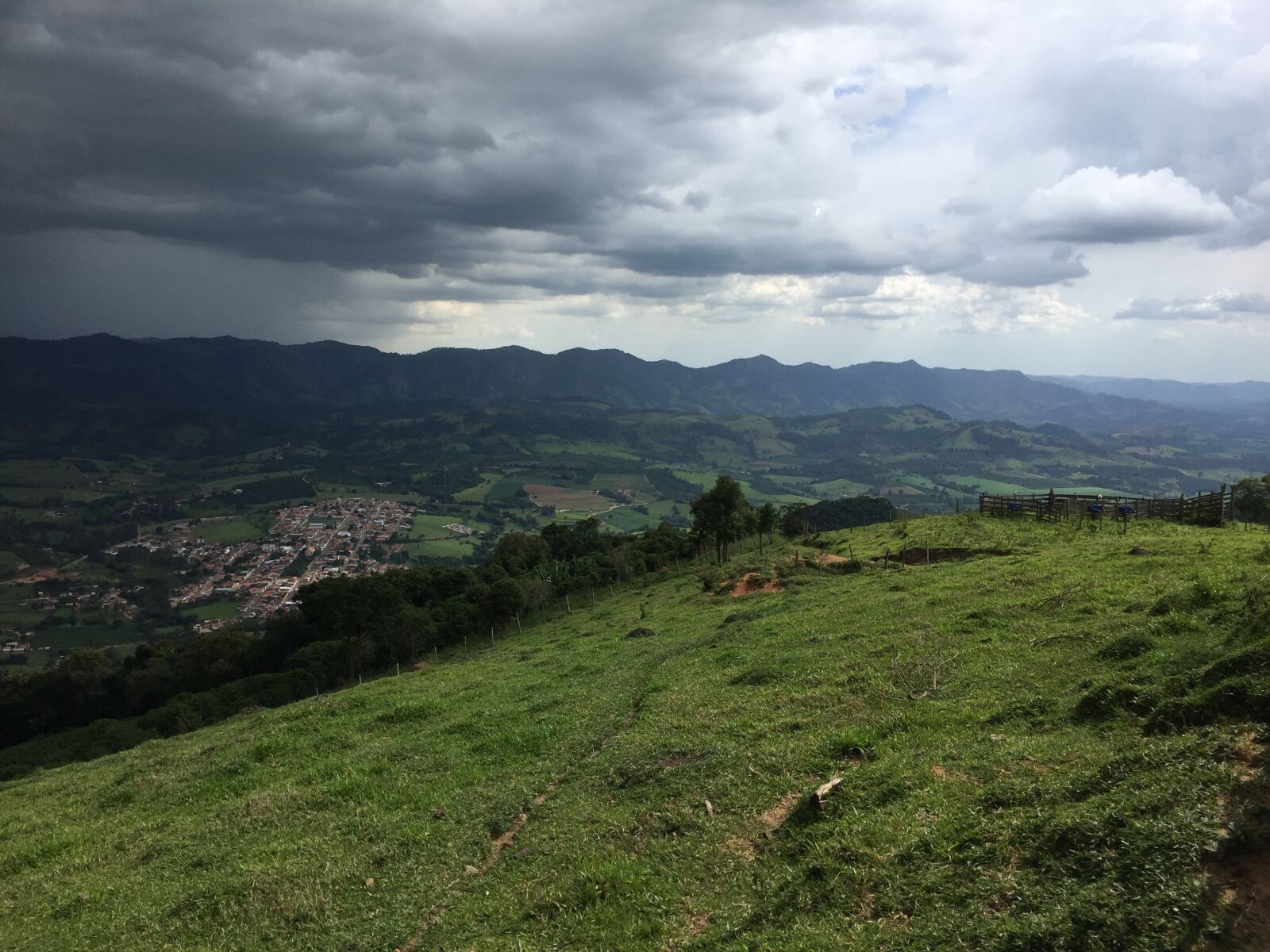 iPhone 6 back camera 4.15mm f/2.2 sample photo. Serra, da, mantinqueira photography