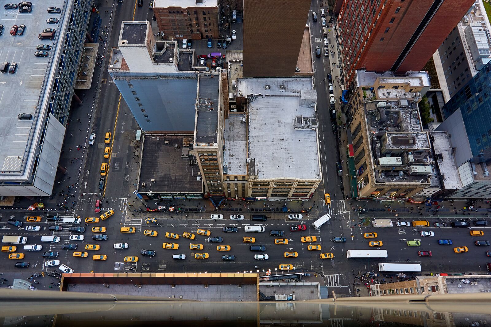 Sony a6000 sample photo. New york, street, yellow photography