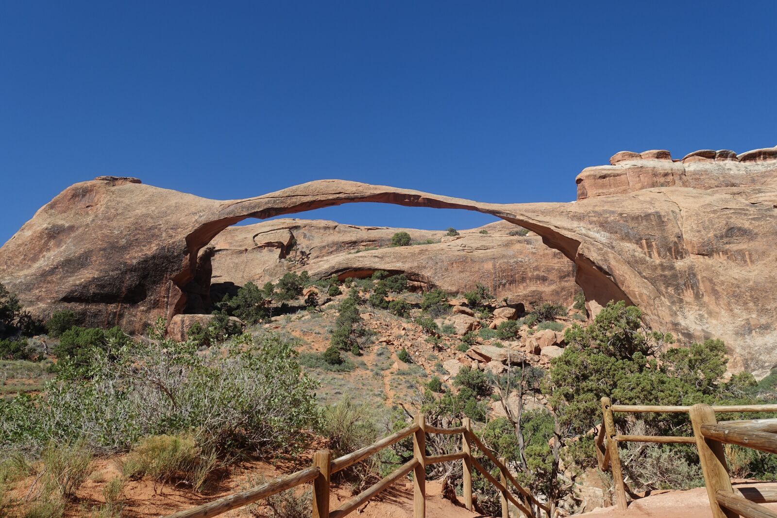 Sony Cyber-shot DSC-RX100 III sample photo. Red sandstone, arch, utah photography