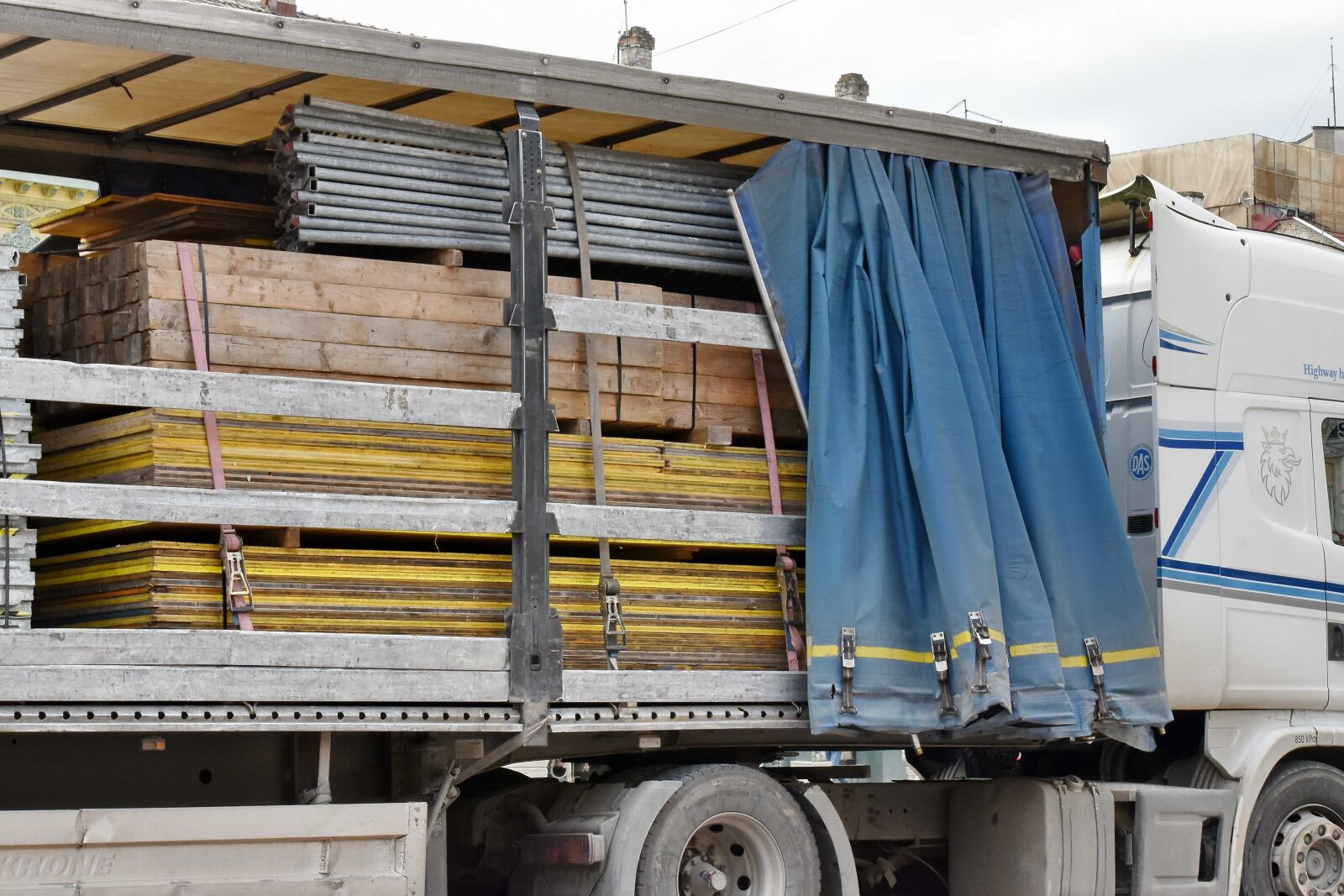 Nikon D5500 sample photo. Cargo, shipment, trailer, industry photography