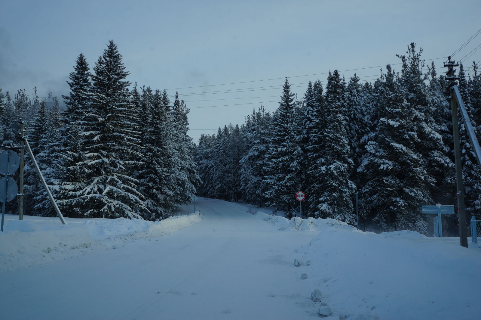 Sony E 18-55mm F3.5-5.6 OSS sample photo. Russia, snow, verhoturie, winter photography