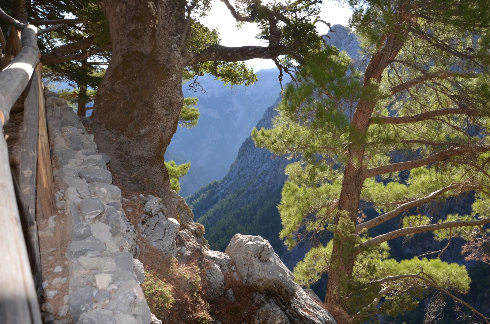 Nikon D5100 sample photo. Crete, samaria, dangerous photography