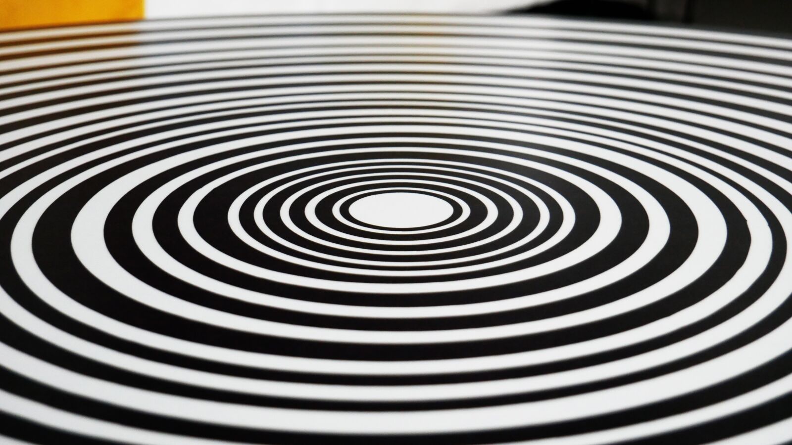 Panasonic Lumix DMC-G85 (Lumix DMC-G80) sample photo. Black, white, circles photography
