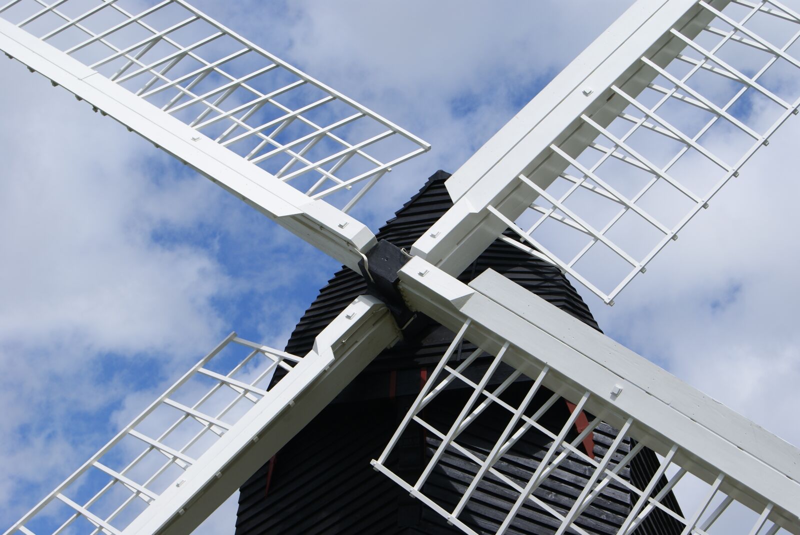 Sony Alpha DSLR-A230 sample photo. Windmill, buckinghamshire, wooden photography