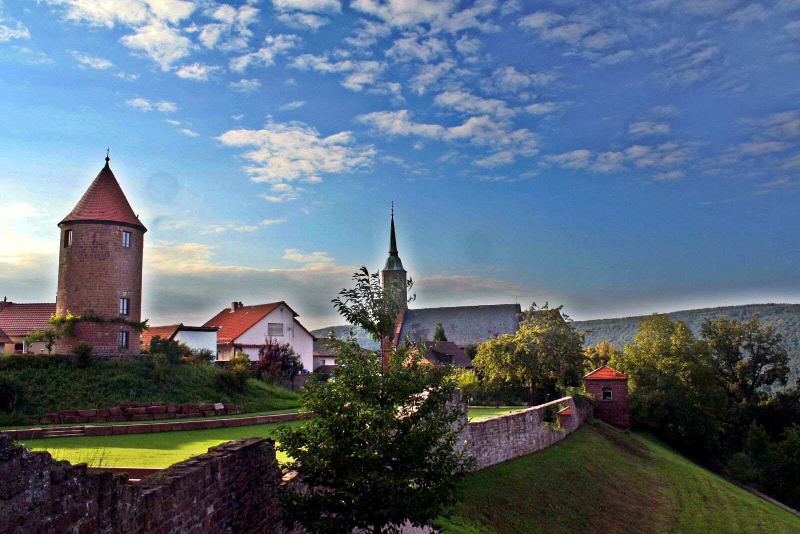 Canon EOS 1000D (EOS Digital Rebel XS / EOS Kiss F) sample photo. Hike, odenwald, fortress photography