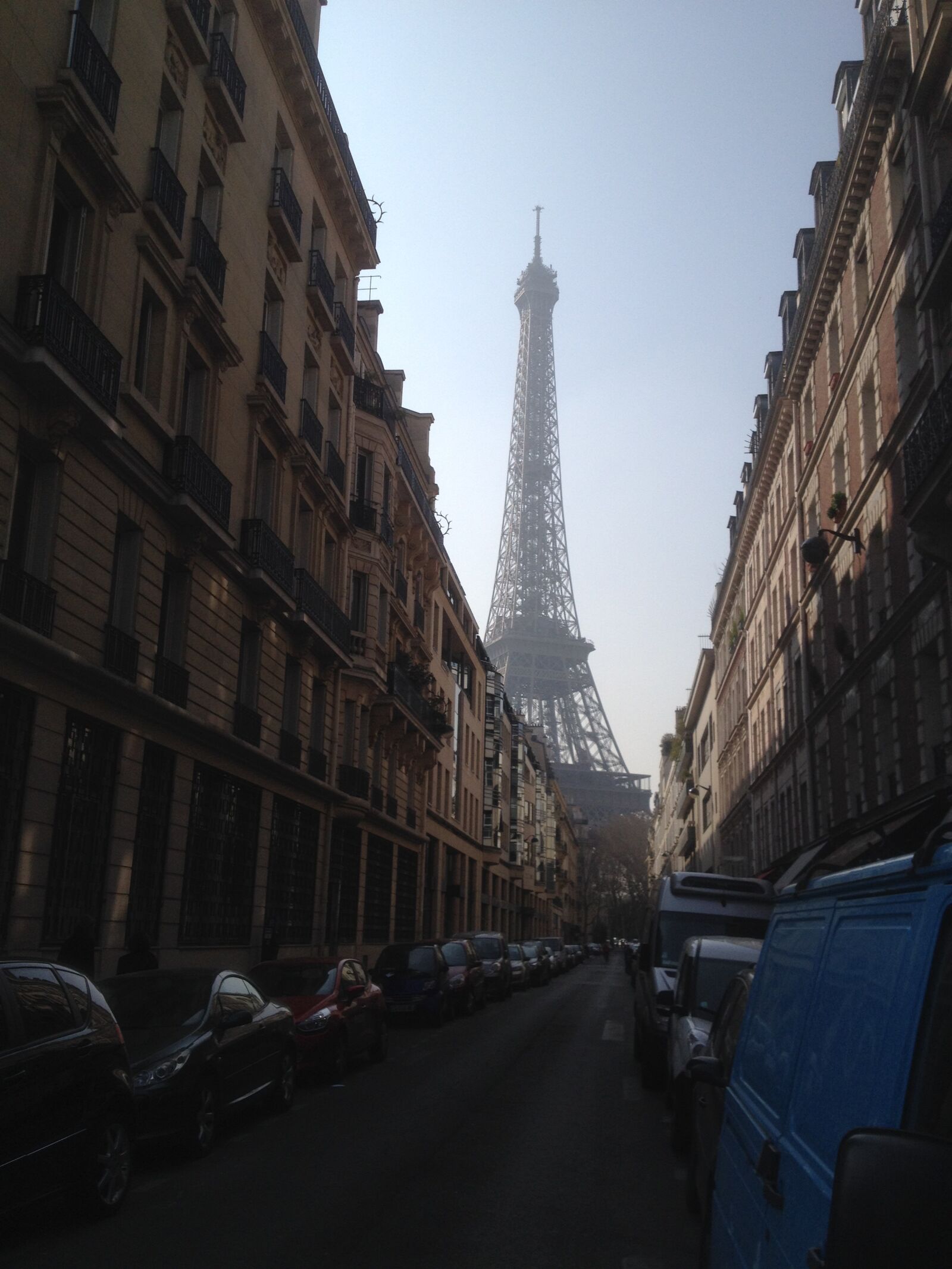 iPhone 4S back camera 4.28mm f/2.4 sample photo. Eiffel tower, paris, city photography