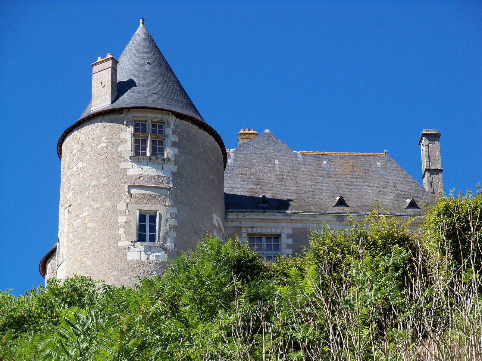 Kodak EasyShare Z915 sample photo. Touraine, castle, stones photography