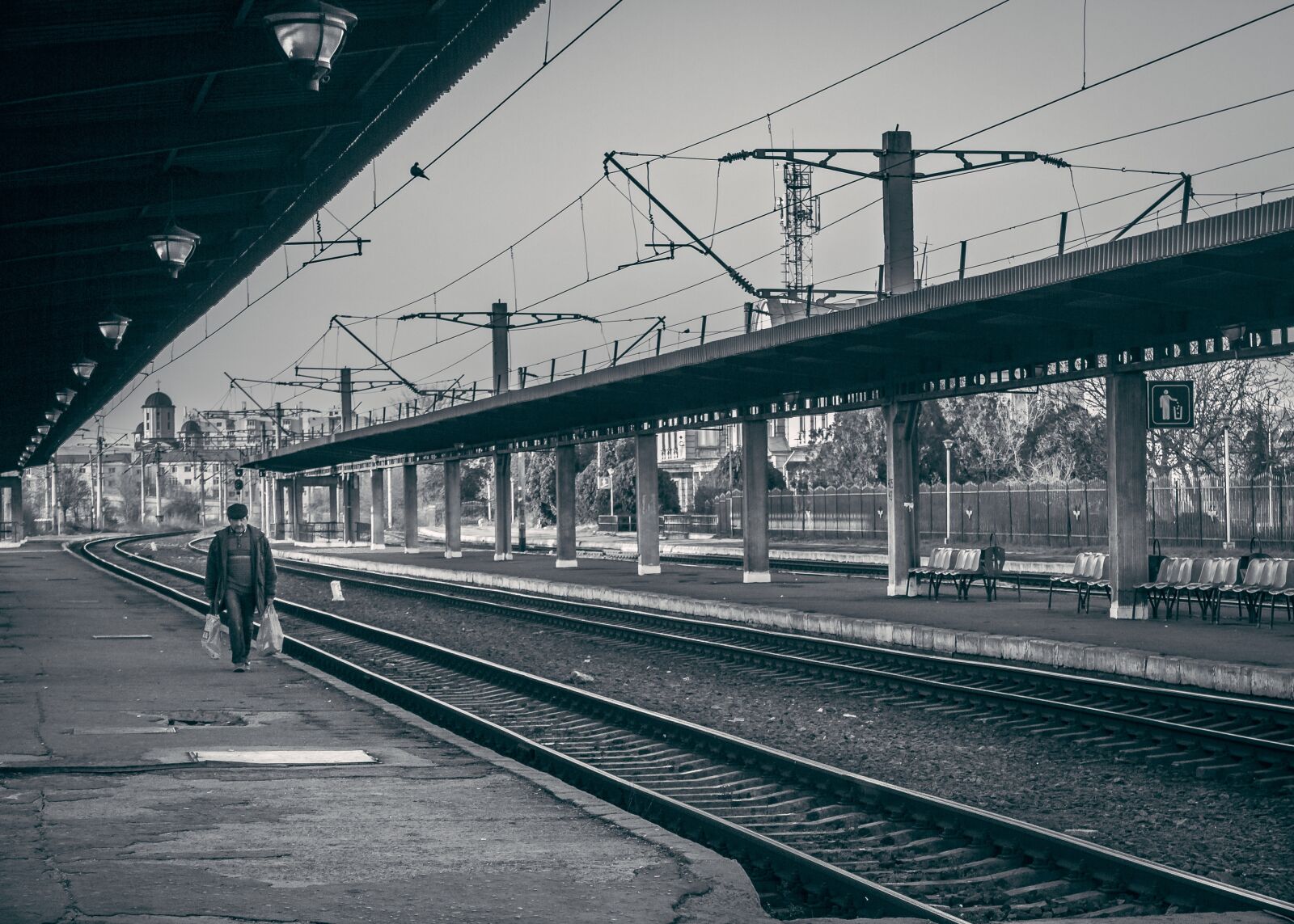 Canon EOS 550D (EOS Rebel T2i / EOS Kiss X4) sample photo. Railway, railroad, train tracks photography