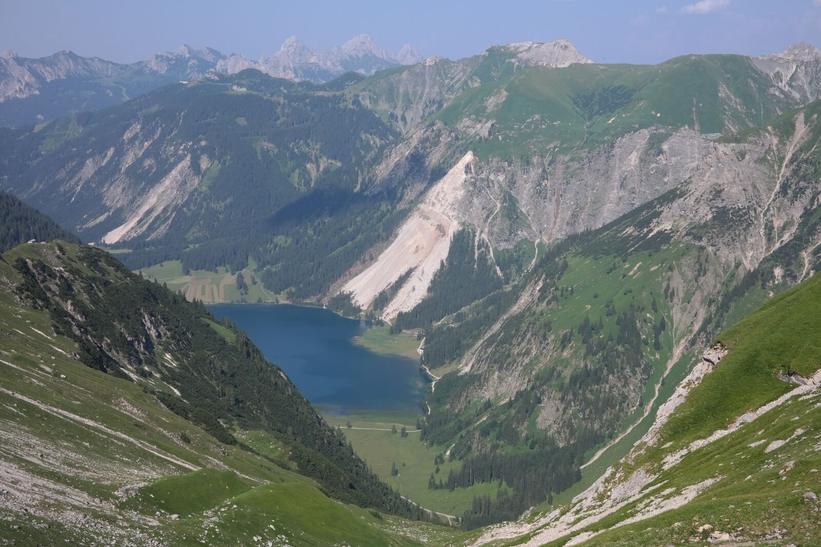 Samsung NX300 sample photo. Vilsalpsee, neunerk pfle, red photography