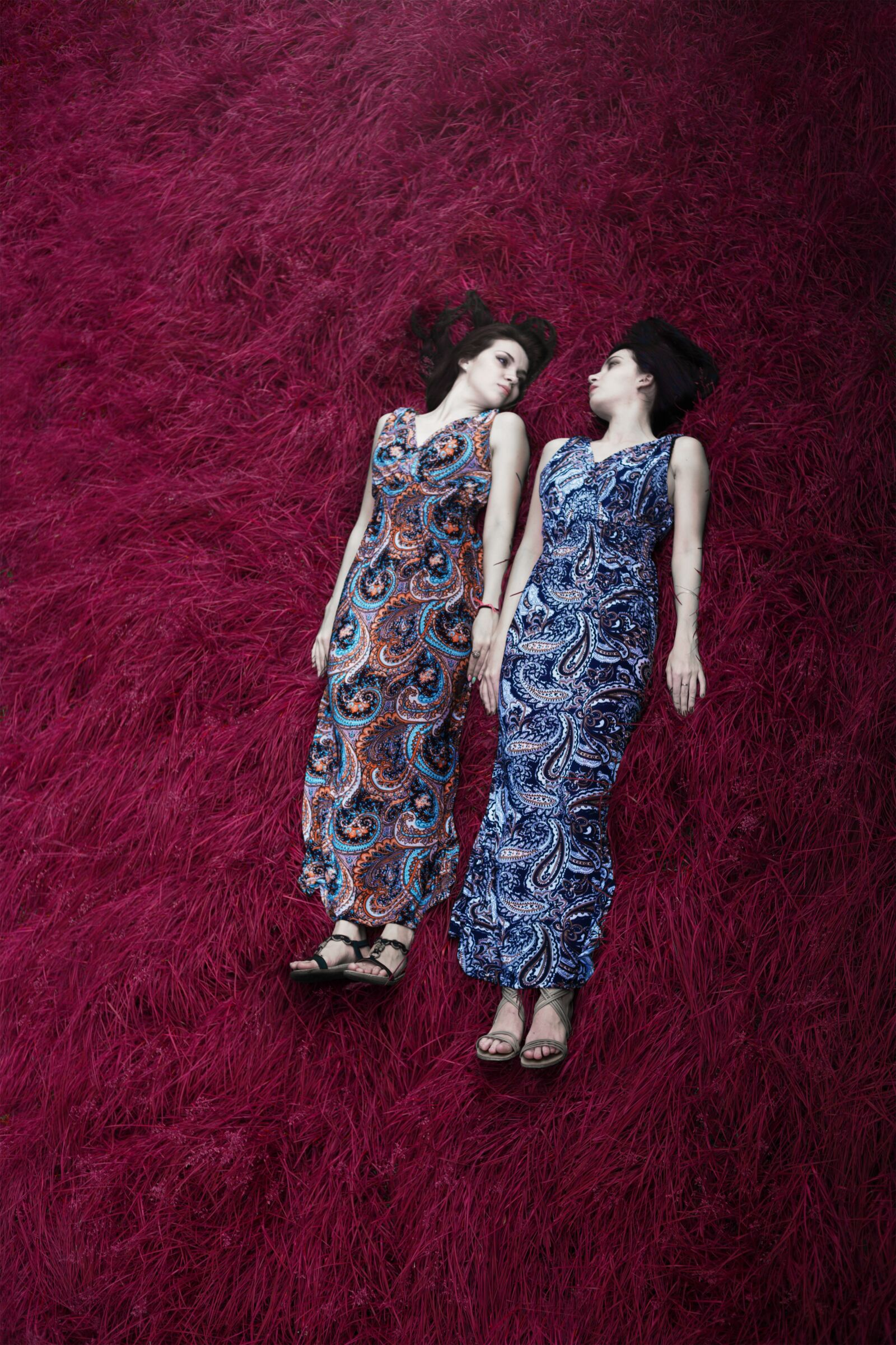 Canon EOS 5D Mark III sample photo. Twins, girls, sisters photography