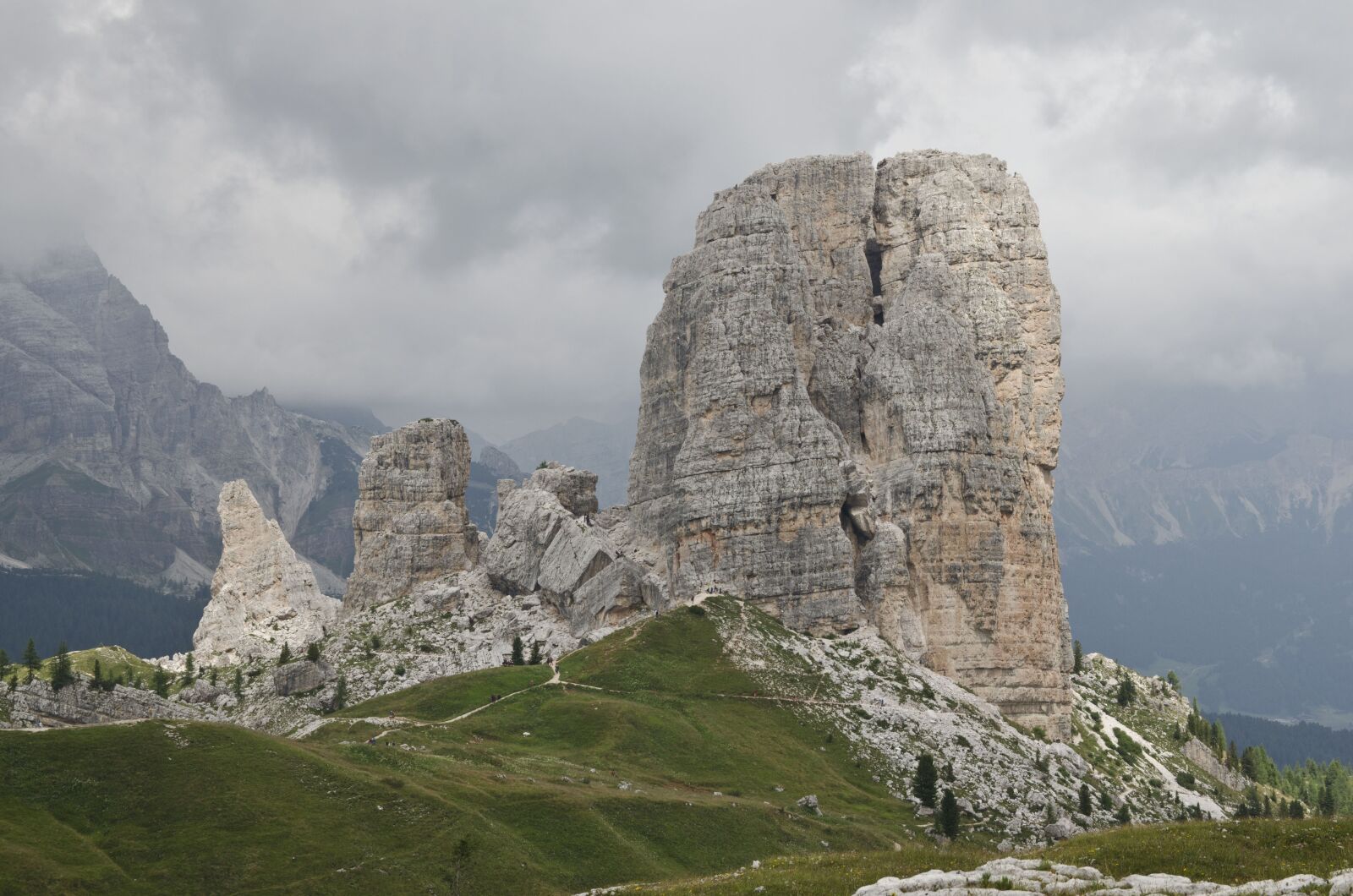 Nikon D5100 sample photo. The dolomites, mountains, cinque photography