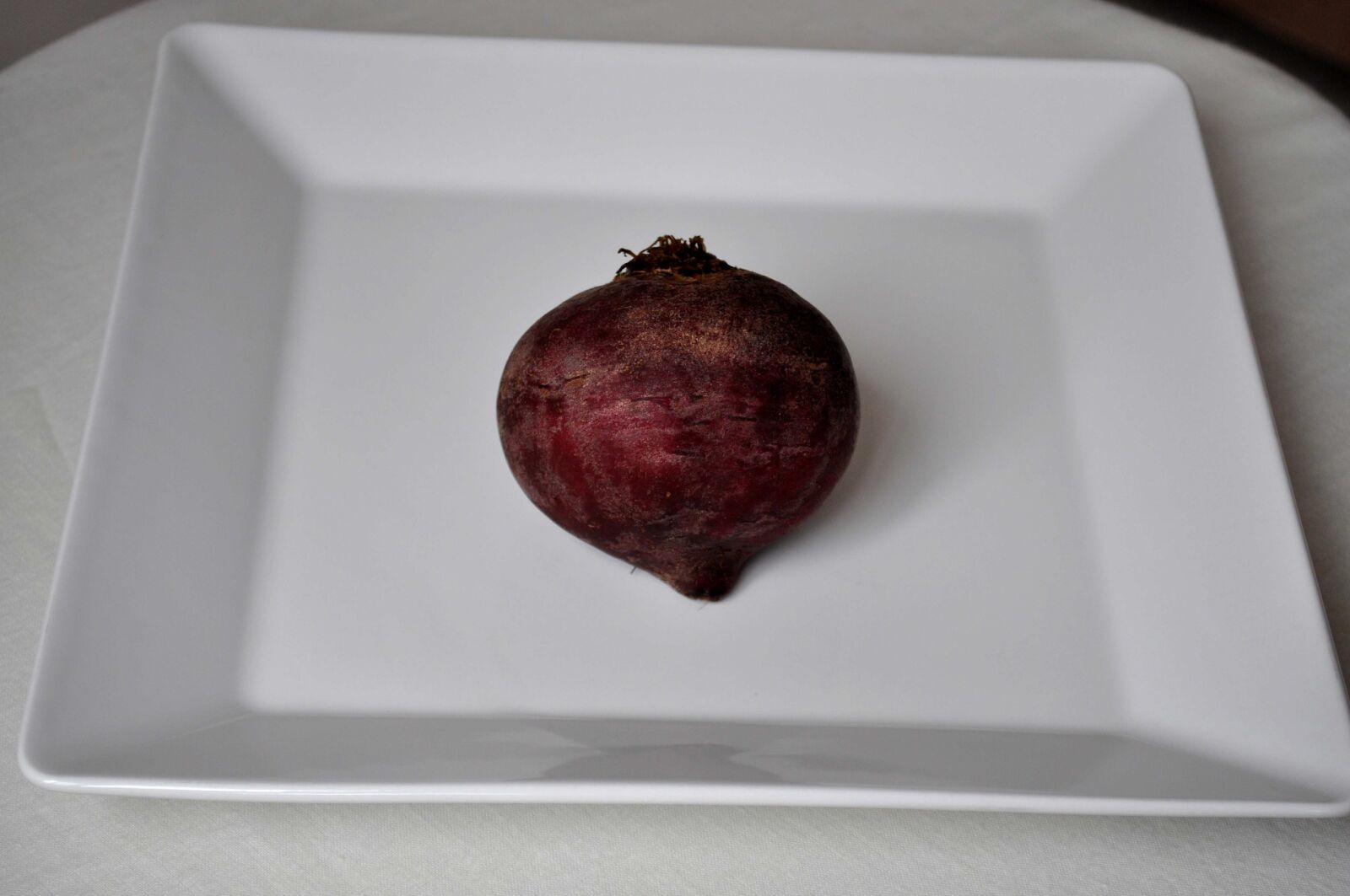 Nikon D5000 sample photo. Beetroot, vegetables, white plate photography