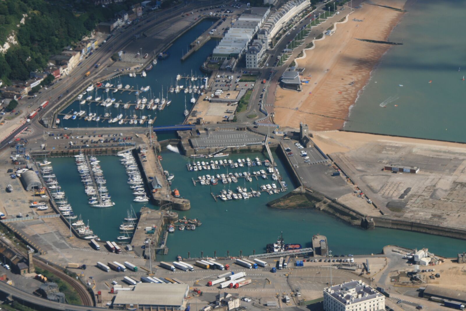 Canon EOS 400D (EOS Digital Rebel XTi / EOS Kiss Digital X) sample photo. Port, dover, aerial view photography