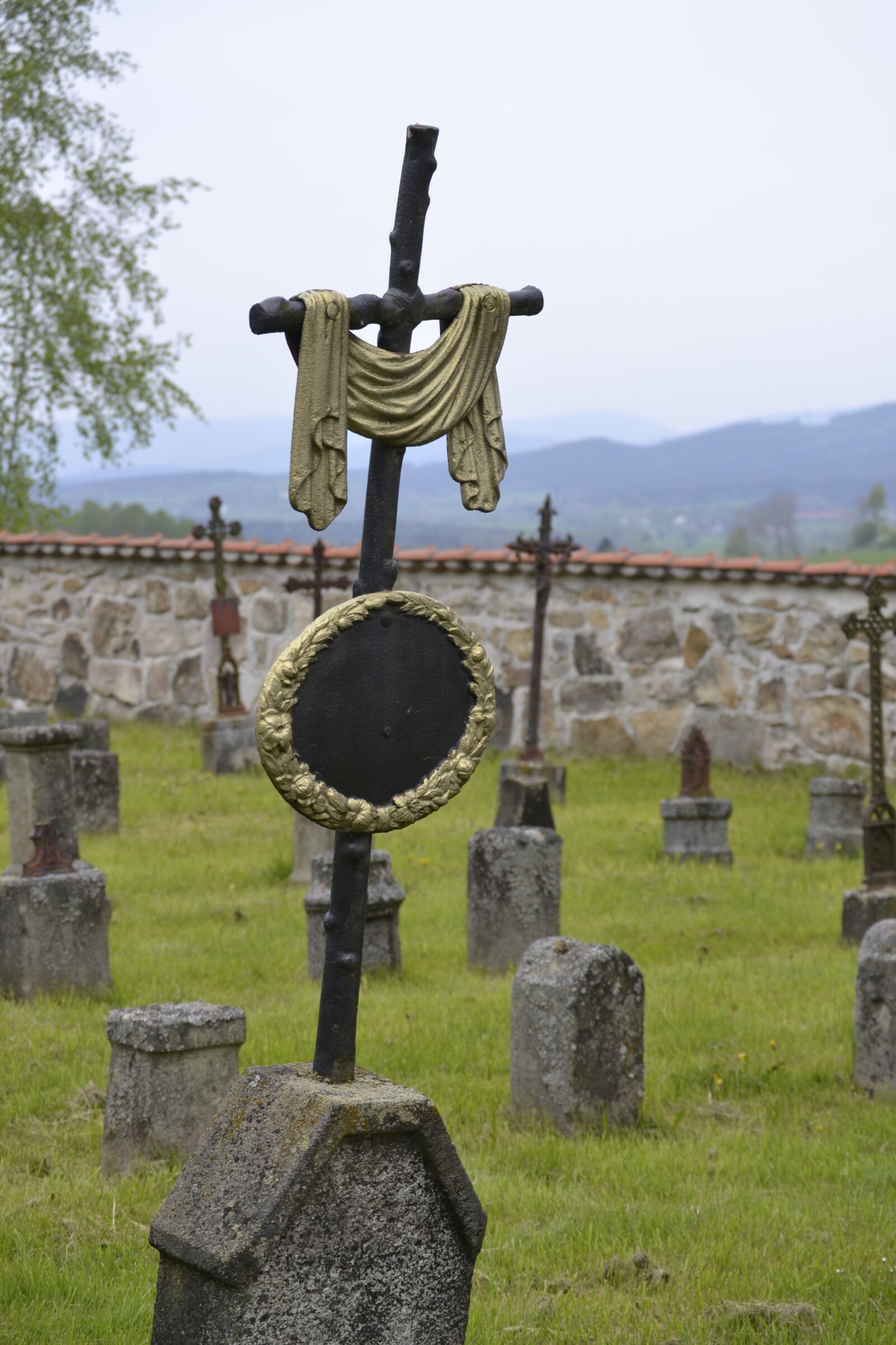 Nikon D3100 sample photo. Cemetery, cross, old photography