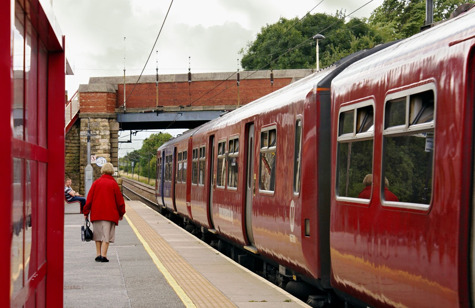 Sony Alpha DSLR-A100 sample photo. Train, railway, transport photography