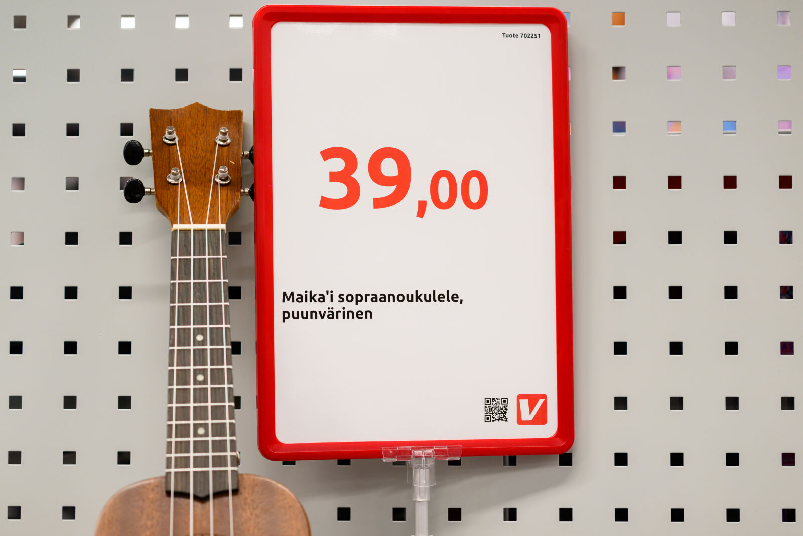 Nikon Z9 sample photo. Ukulele on sale photography