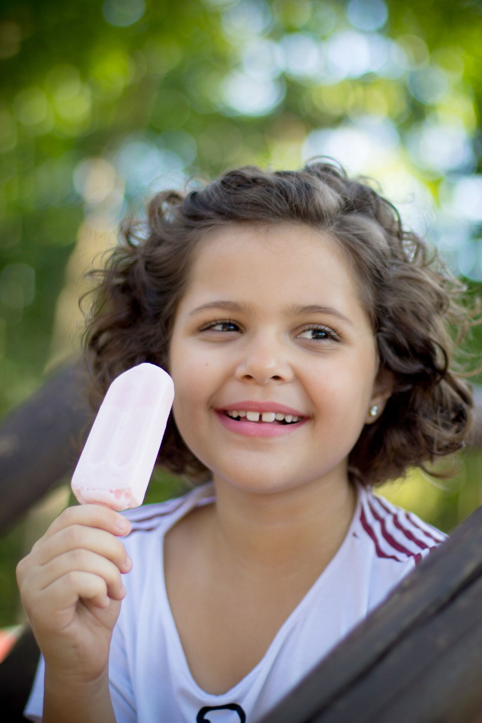 Canon EOS 1100D (EOS Rebel T3 / EOS Kiss X50) + Canon EF 50mm F1.4 USM sample photo. Child, popsicle, summer photography